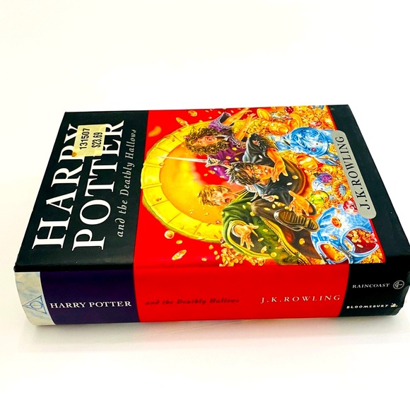 Harry Potter and the Deathly Hallows by - by J. K. Rowling - Picture 3 of 9